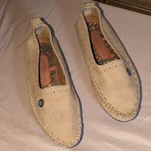 Women's Cream Loafer with Blue Detail